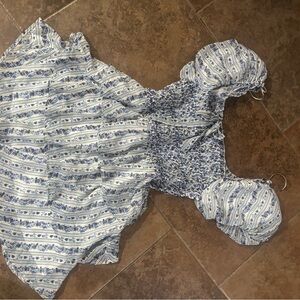 Francesca's Collections Blue and White Floral Puff-Sleeve Dress